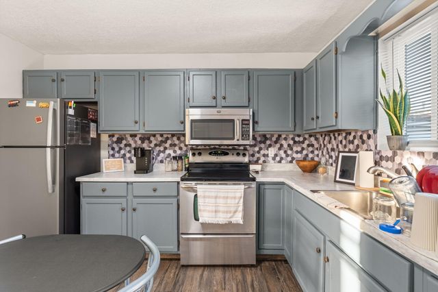 500 John John Drive, Los Lunas, NM 87031