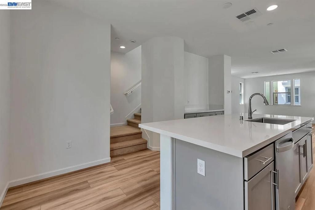 Image 12 of property listing at 2817 Poipu Common, Livermore, CA 94550