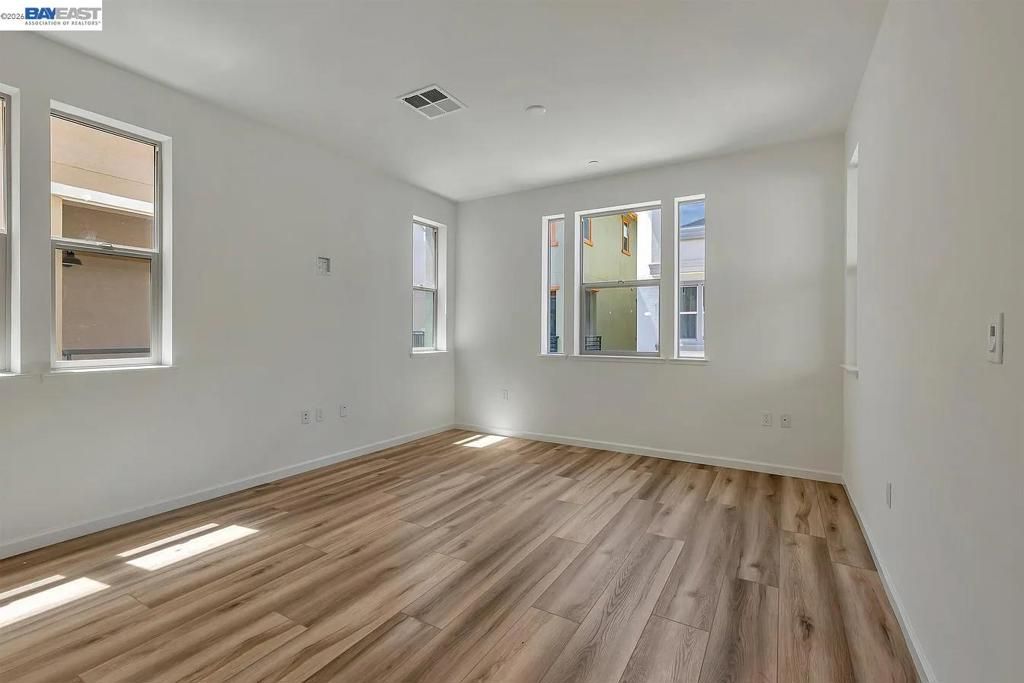 Image 9 of property listing at 2817 Poipu Common, Livermore, CA 94550