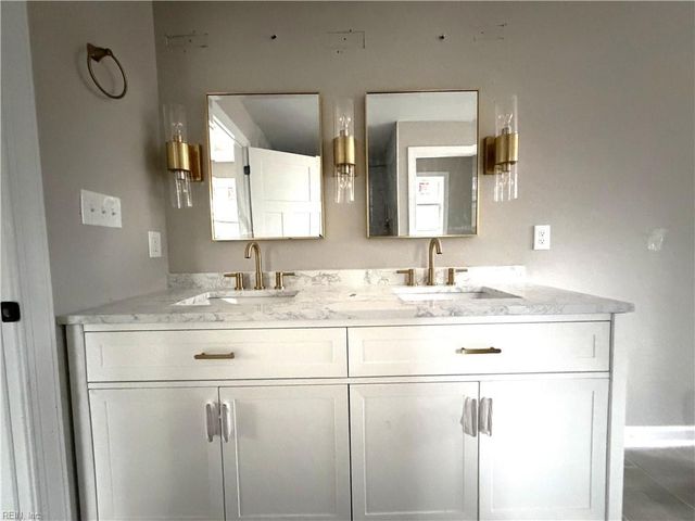 3130 Sterling Point DR, Portsmouth, VA 23703