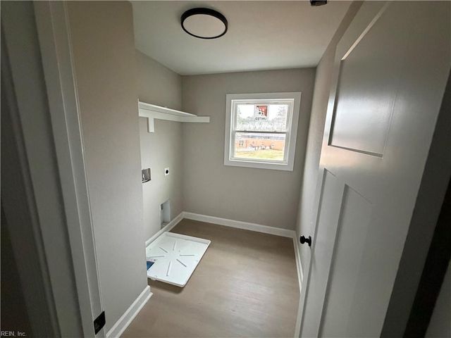 3130 Sterling Point DR, Portsmouth, VA 23703