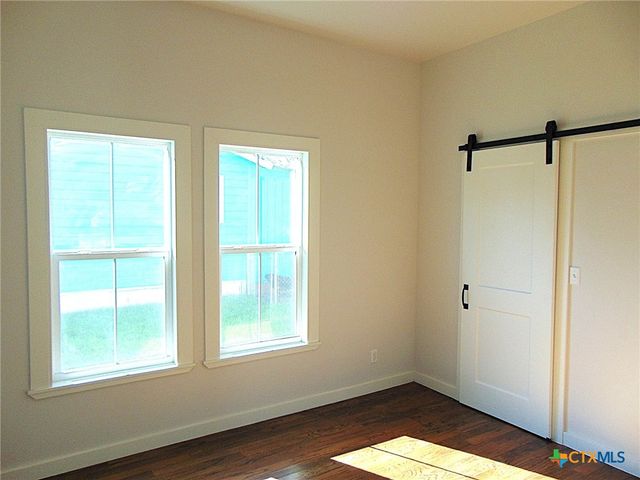 500 S Texana Street, Hallettsville, TX 77964