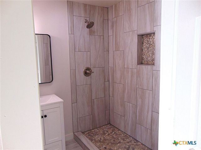 500 S Texana Street, Hallettsville, TX 77964