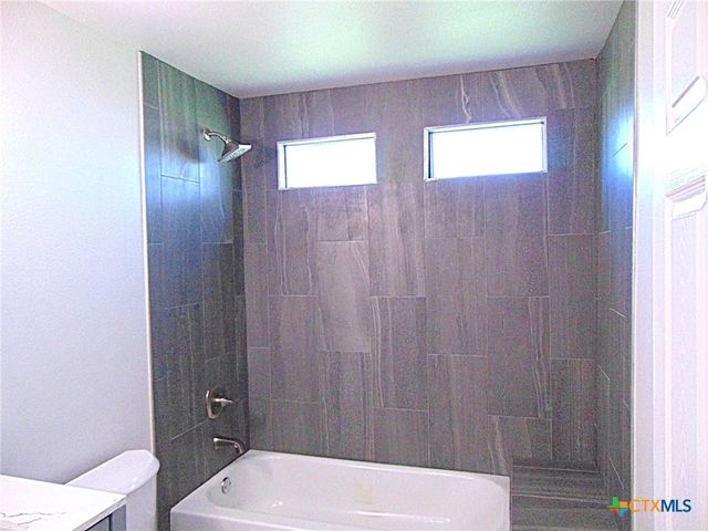 500 S Texana Street, Hallettsville, TX 77964