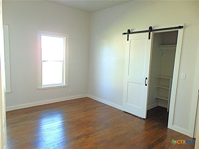 500 S Texana Street, Hallettsville, TX 77964