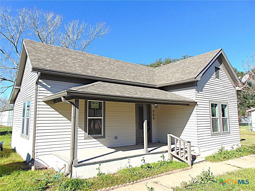 500 S Texana Street, Hallettsville, TX 77964