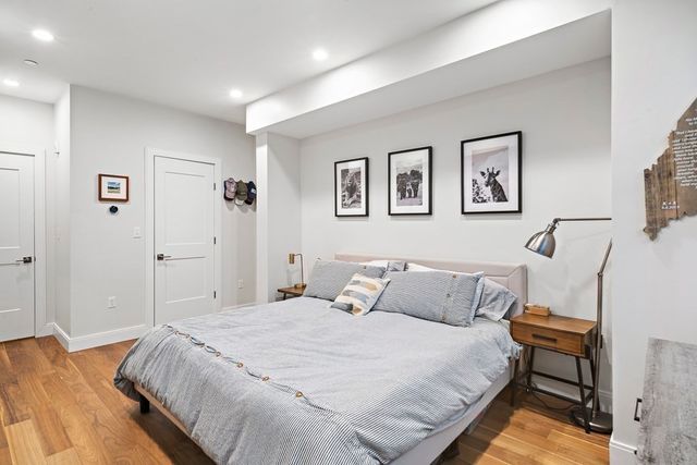 303 Sumner St 3R, Boston, MA 02128