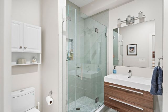 303 Sumner St 3R, Boston, MA 02128