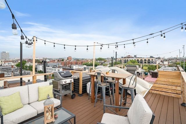 303 Sumner St 3R, Boston, MA 02128