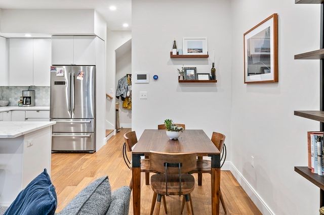 303 Sumner St 3R, Boston, MA 02128