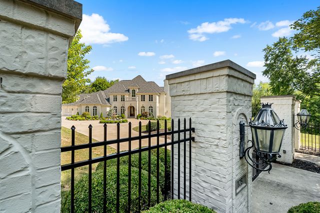 108 Carriage Hill DRIVE, Adams Twp, PA 16046