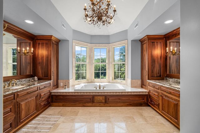 108 Carriage Hill DRIVE, Adams Twp, PA 16046