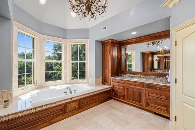 108 Carriage Hill DRIVE, Adams Twp, PA 16046