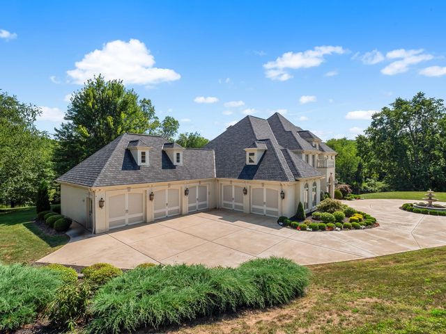 108 Carriage Hill DRIVE, Adams Twp, PA 16046