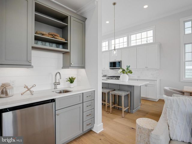 10-B W MARSHALL AVE, Long Beach Township, NJ 08008