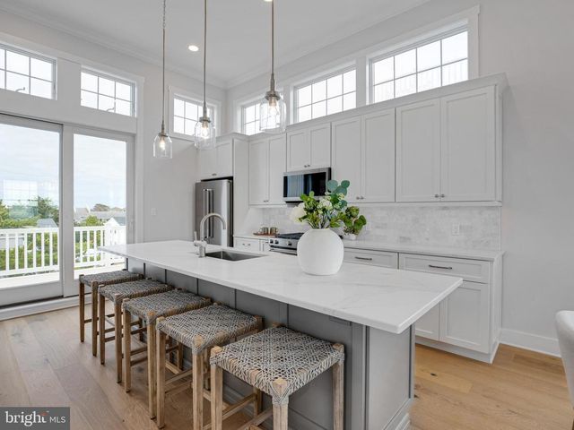 10-B W MARSHALL AVE, Long Beach Township, NJ 08008