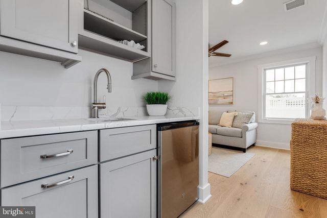 10-B W MARSHALL AVE, Long Beach Township, NJ 08008