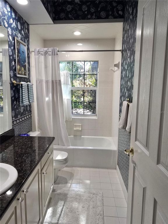 Image 19 of property listing at 2409 BERKSHIRE DRIVE, Winter Haven, FL 33884