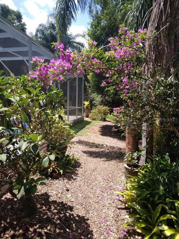 Image 34 of property listing at 2409 BERKSHIRE DRIVE, Winter Haven, FL 33884