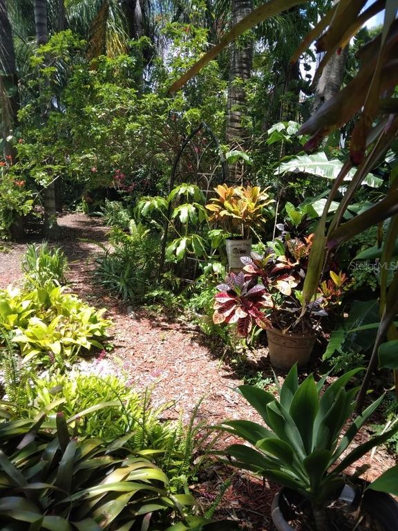 Image 35 of property listing at 2409 BERKSHIRE DRIVE, Winter Haven, FL 33884