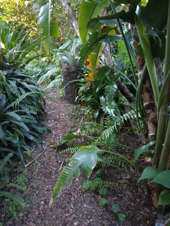 Image 39 of property listing at 2409 BERKSHIRE DRIVE, Winter Haven, FL 33884