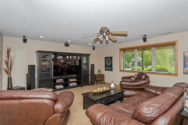 12308 Twana Drive, Urbandale, IA 50323