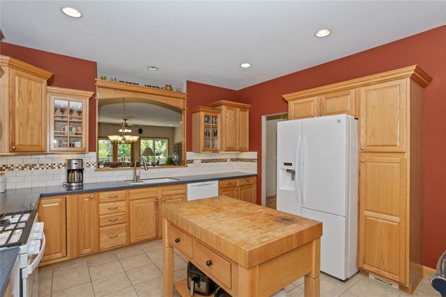 12308 Twana Drive, Urbandale, IA 50323