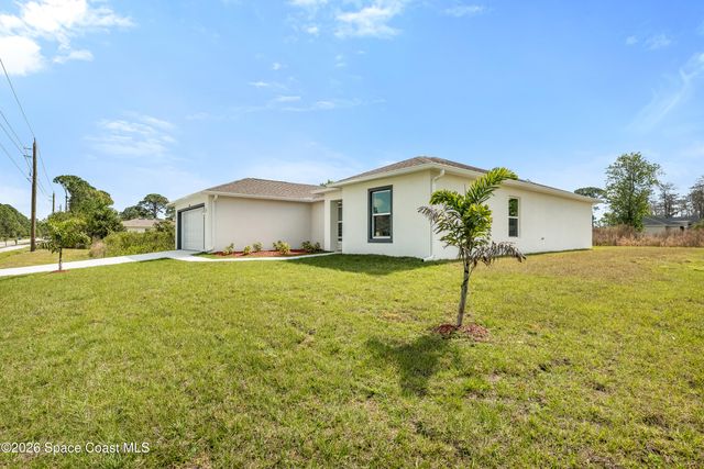 498 Harrisburg Street SW, Palm Bay, FL 32908