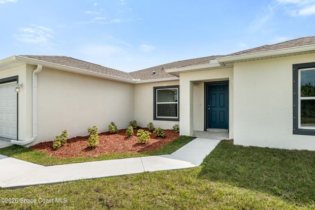 498 Harrisburg Street SW, Palm Bay, FL 32908