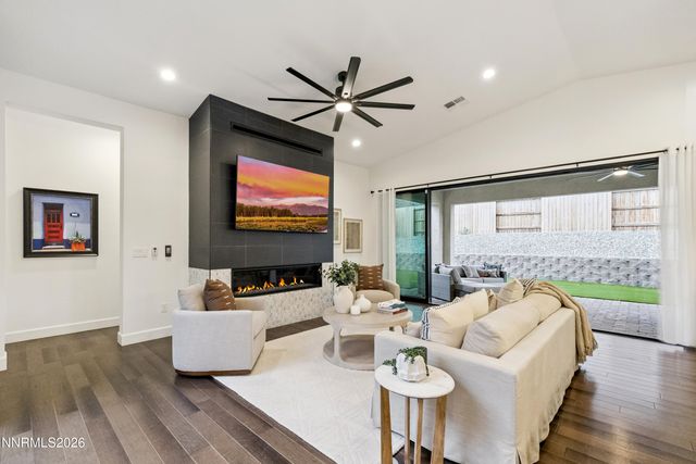 2348 Hammer Falls Drive, Reno, NV 89521