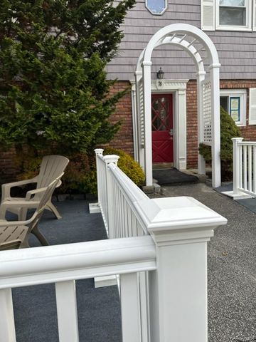 76 Bayview Avenue C, Northport, NY 11768