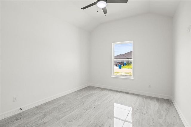 113 Traditions Dr, Rockport, TX 78382