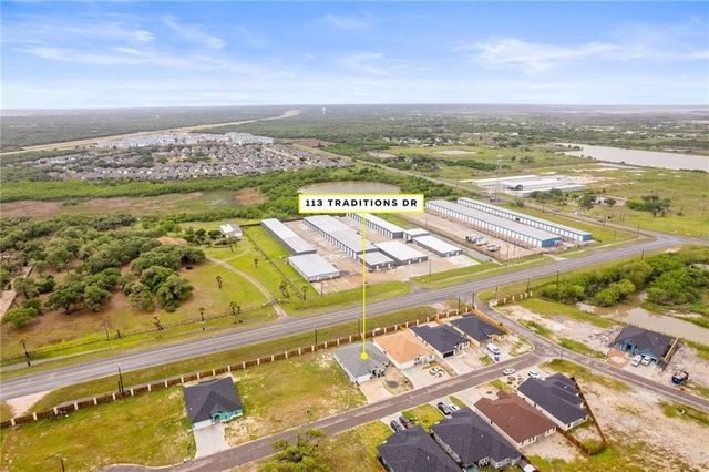 113 Traditions Dr, Rockport, TX 78382