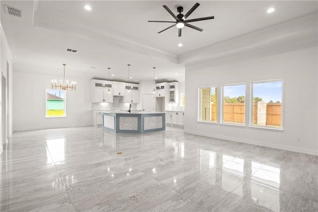 113 Traditions Dr, Rockport, TX 78382