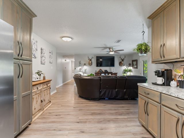 30 Live Oak St, Van Vleck, TX 77482