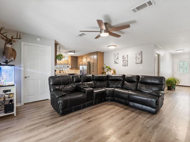 30 Live Oak St, Van Vleck, TX 77482