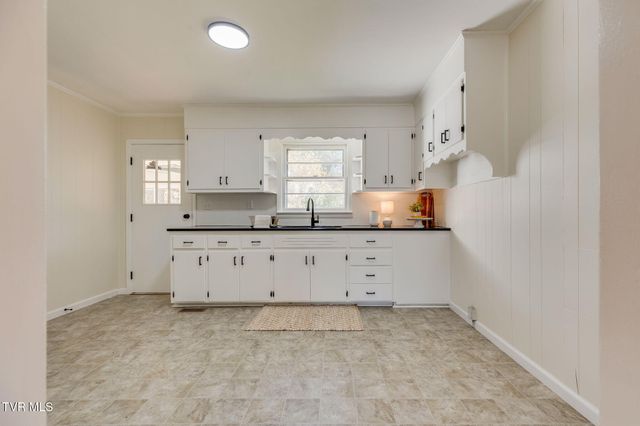 320 Independence Drive, Kingsport, TN 37660