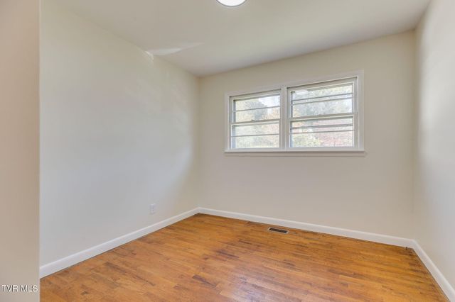 320 Independence Drive, Kingsport, TN 37660