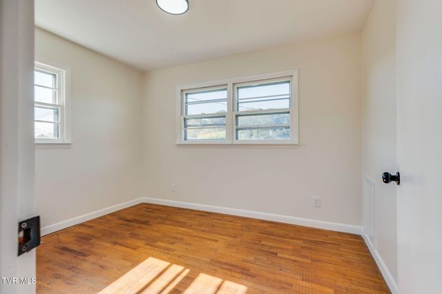 320 Independence Drive, Kingsport, TN 37660