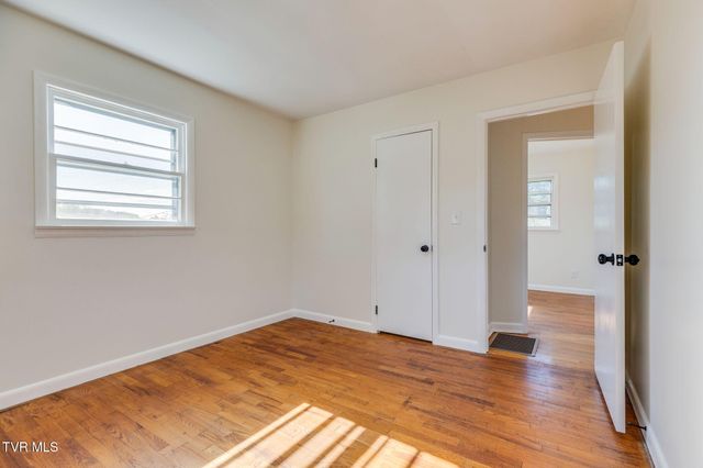 320 Independence Drive, Kingsport, TN 37660