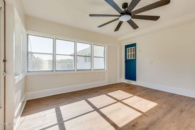 320 Independence Drive, Kingsport, TN 37660