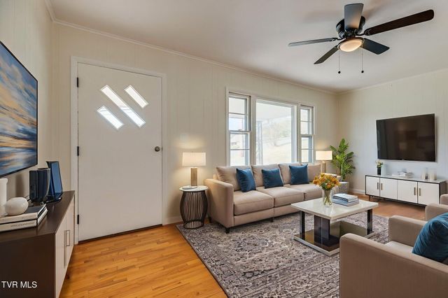 320 Independence Drive, Kingsport, TN 37660