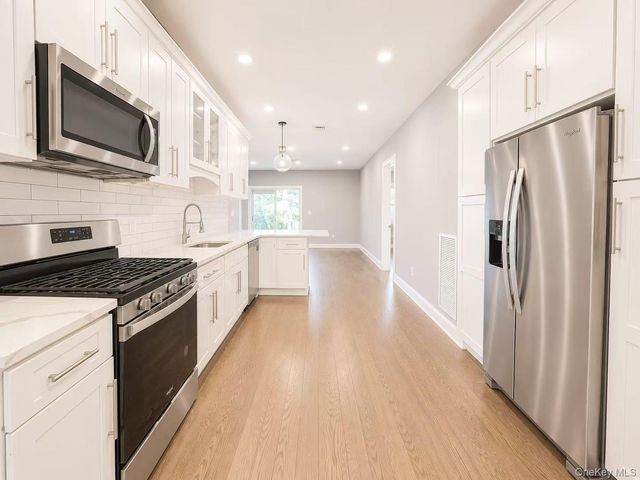 68-02 Jay Ave, Maspeth, NY 11378