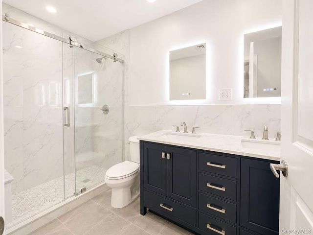 68-02 Jay Ave, Maspeth, NY 11378