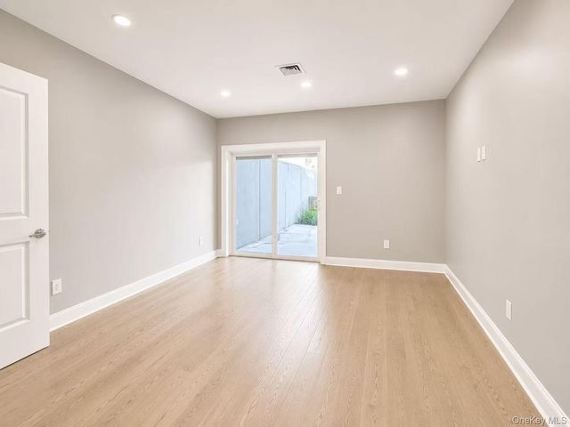 68-02 Jay Ave, Maspeth, NY 11378