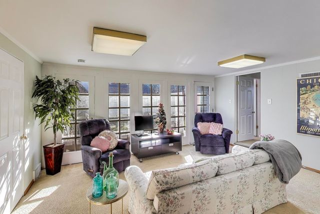 108 Beverly Place, Munster, IN 46321