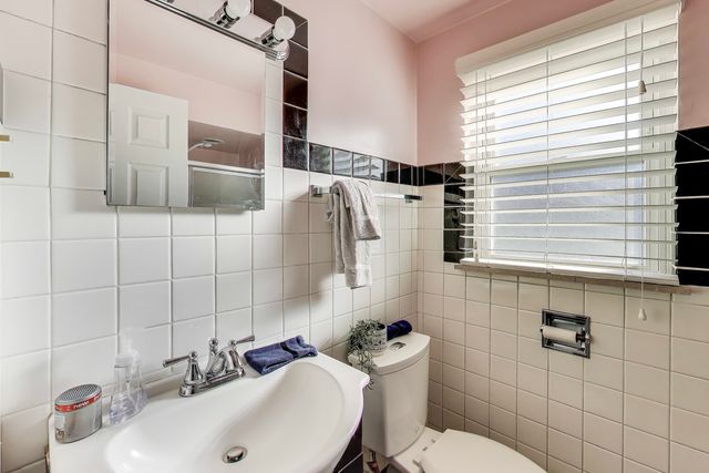 108 Beverly Place, Munster, IN 46321