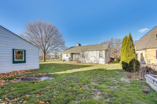 108 Beverly Place, Munster, IN 46321