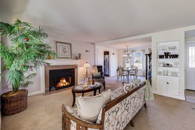 108 Beverly Place, Munster, IN 46321