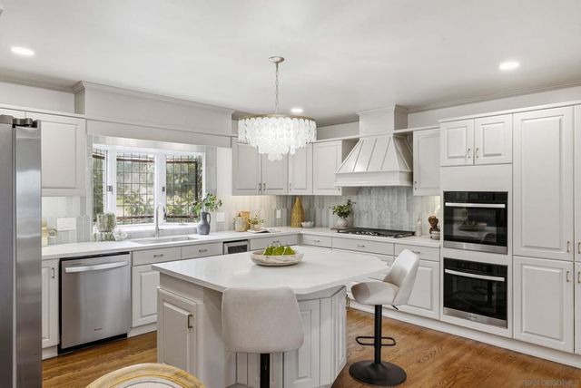 1155 Bangor St, San Diego, CA 92106